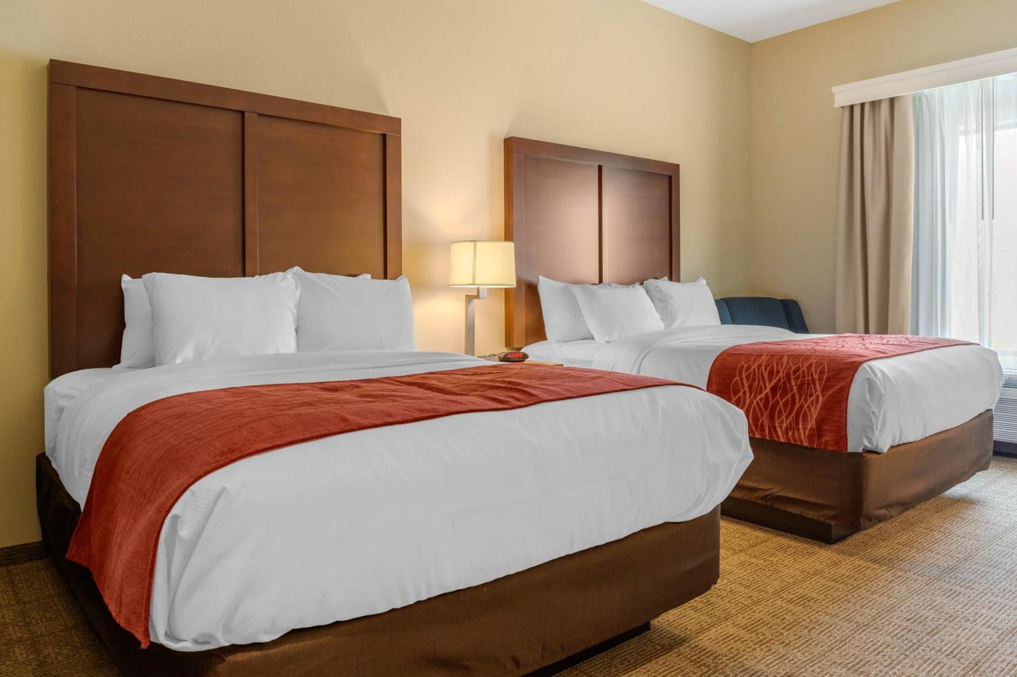 Comfort Inn & Suites Gap Amish Country Экстерьер фото