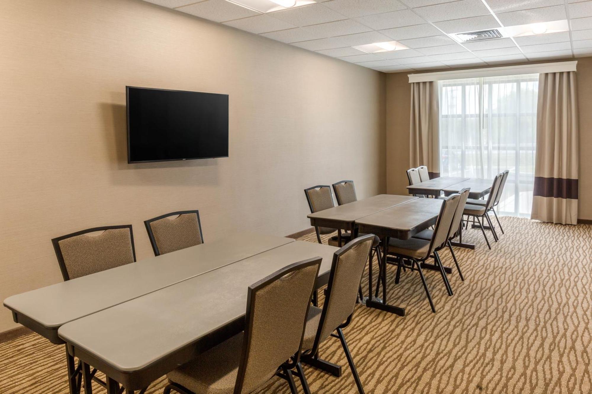Comfort Inn & Suites Gap Amish Country Экстерьер фото