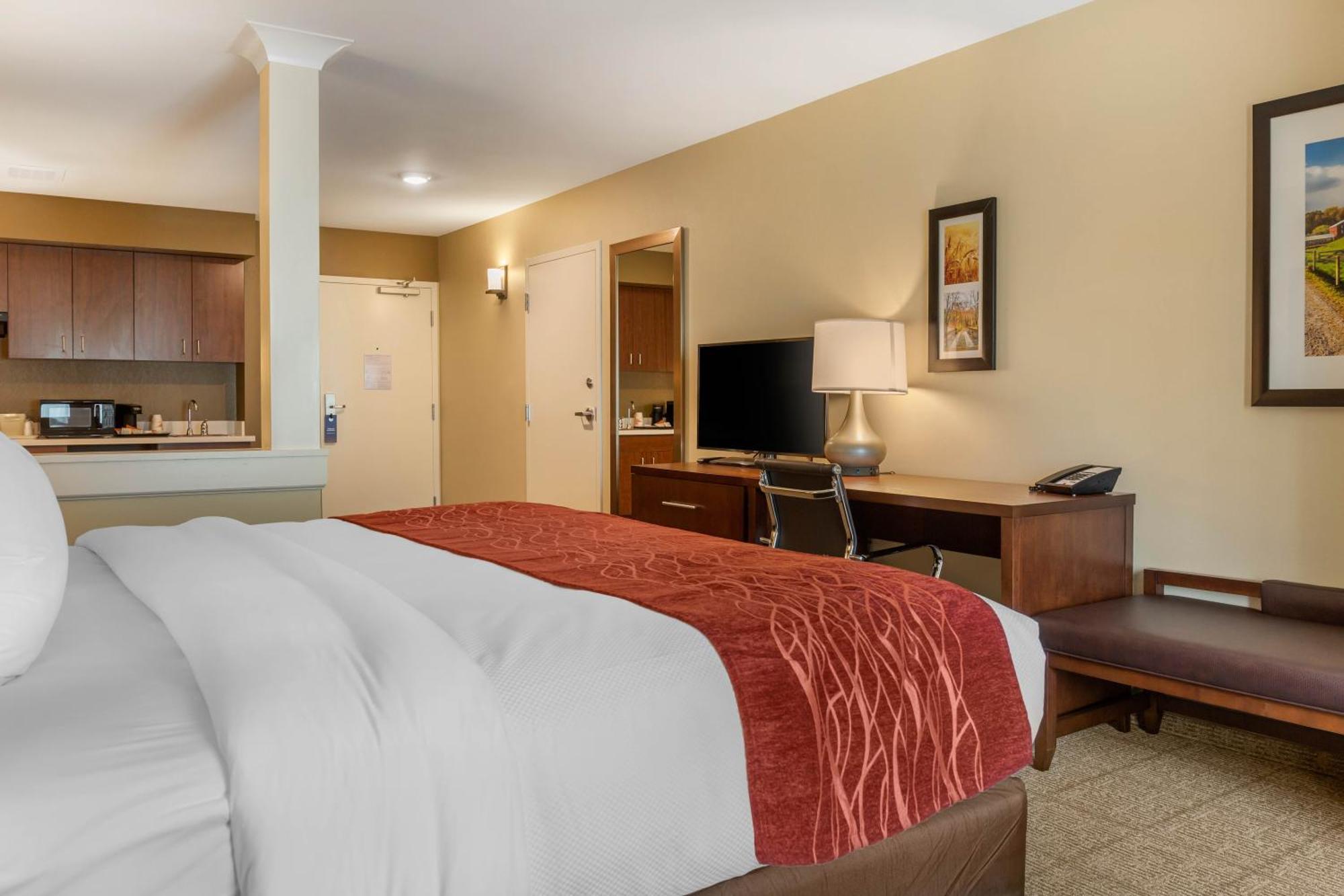 Comfort Inn & Suites Gap Amish Country Экстерьер фото